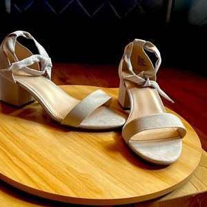 Unused JustFab size 9 heeled sandal